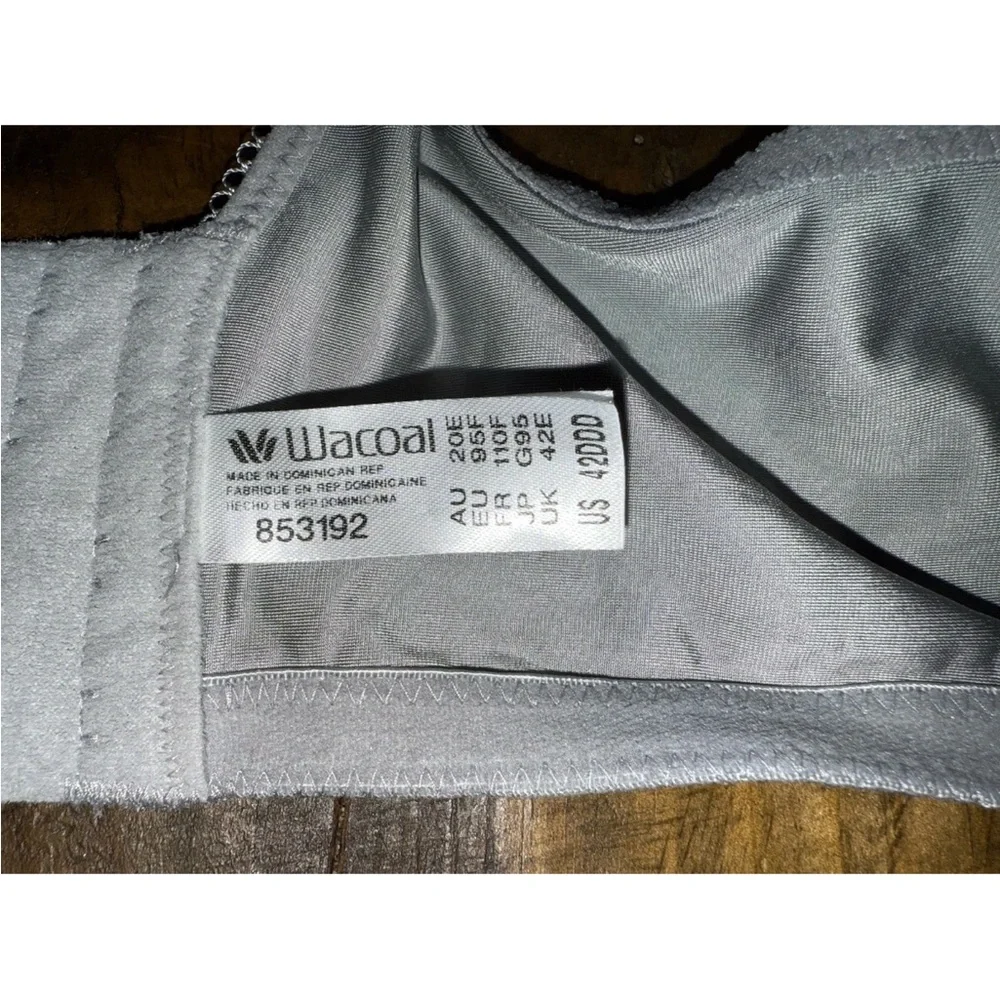 Wacoal 813592 Basic Beauty Spacer Underwire T-Shirt Bra Icy Gray silver 42DDD